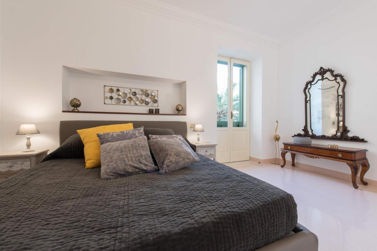 Duomo Seaside Deluxe Apartment By Ortigia Apartments Syracuse Екстер'єр фото