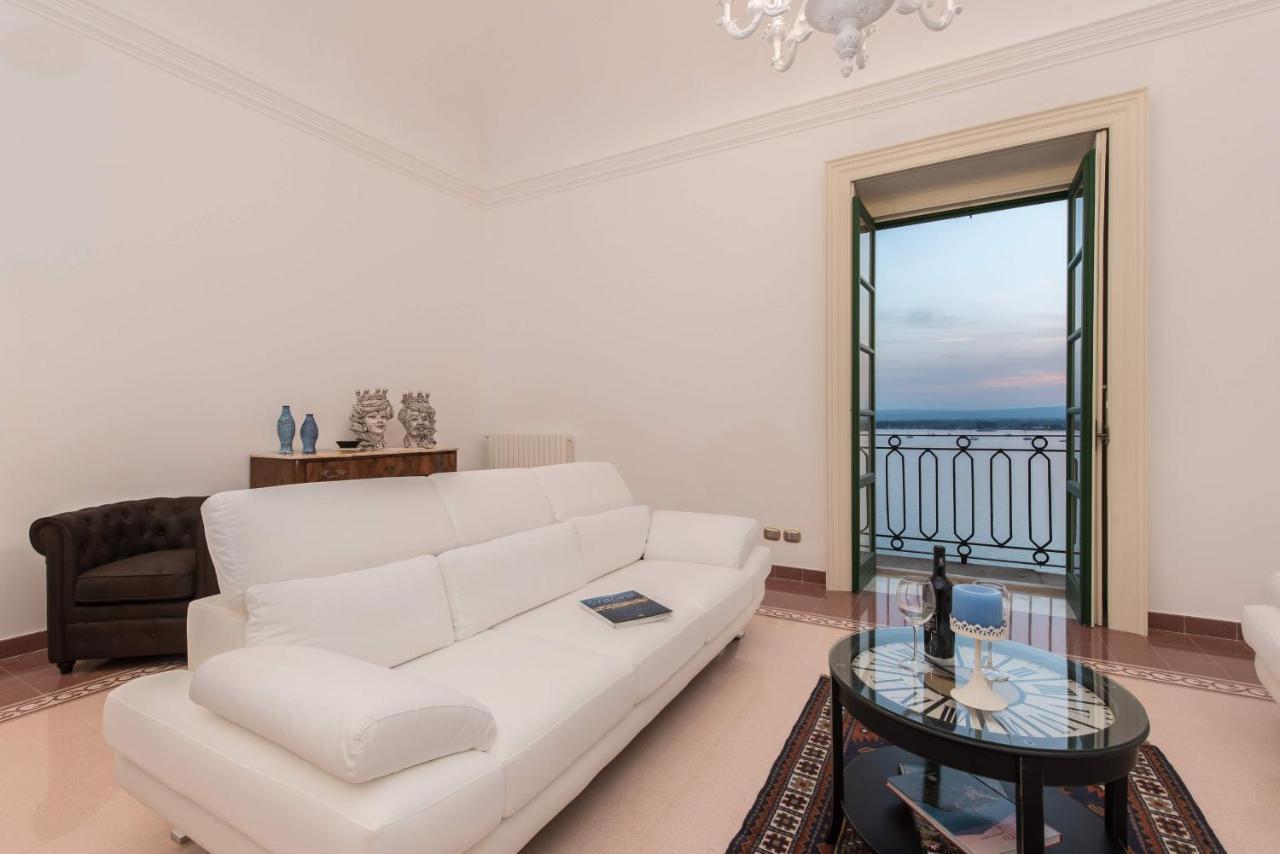 Duomo Seaside Deluxe Apartment By Ortigia Apartments Syracuse Екстер'єр фото
